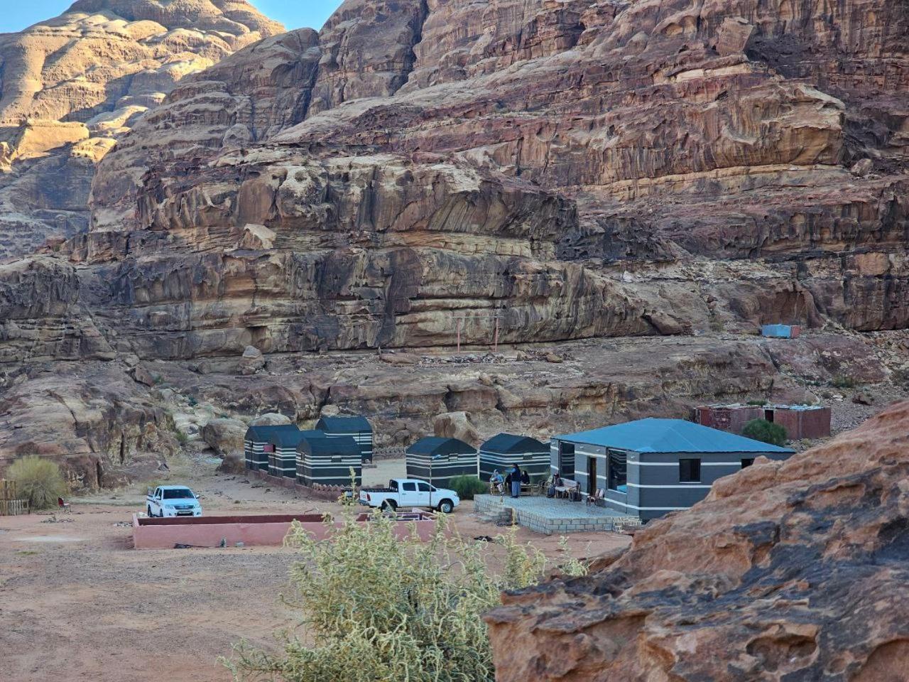 Bed and Breakfast Beduin Star Trail Camp Wadi Rum Exterior foto
