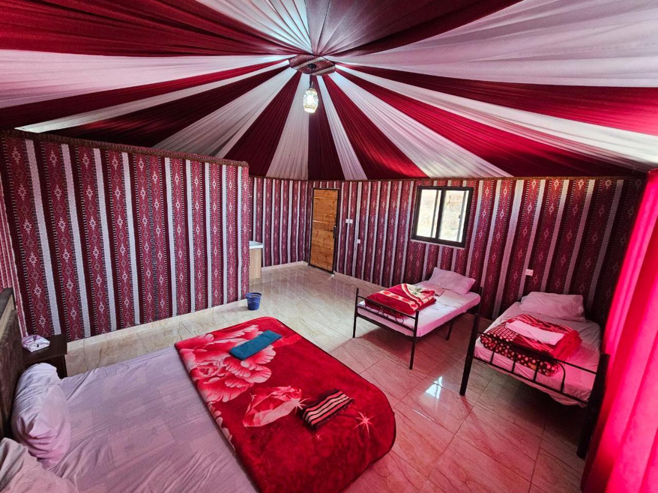 Bed and Breakfast Beduin Star Trail Camp Wadi Rum Exterior foto