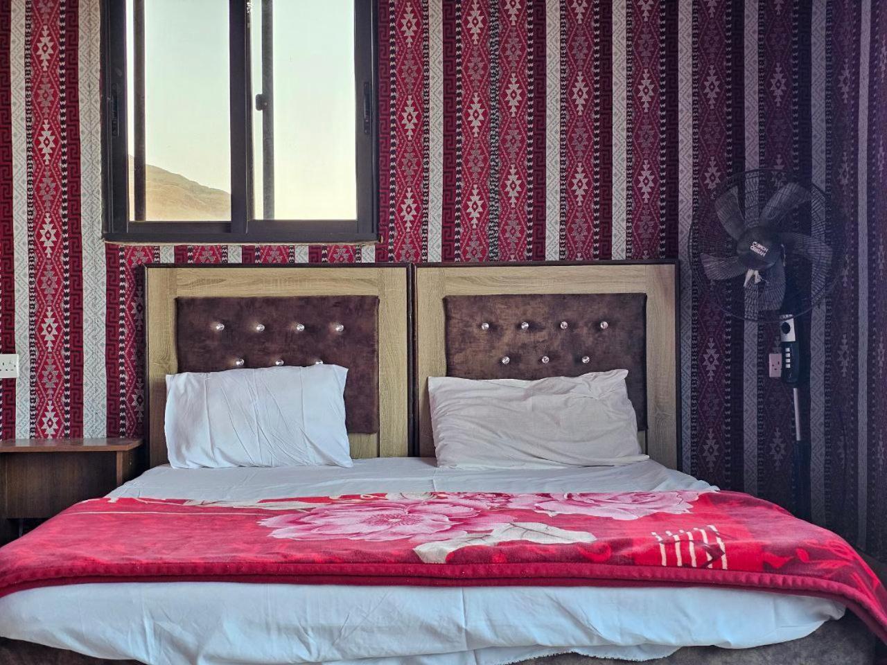 Bed and Breakfast Beduin Star Trail Camp Wadi Rum Exterior foto