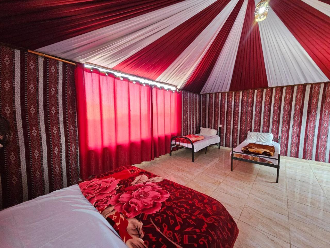 Bed and Breakfast Beduin Star Trail Camp Wadi Rum Exterior foto