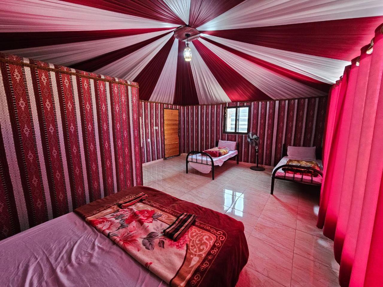 Bed and Breakfast Beduin Star Trail Camp Wadi Rum Exterior foto