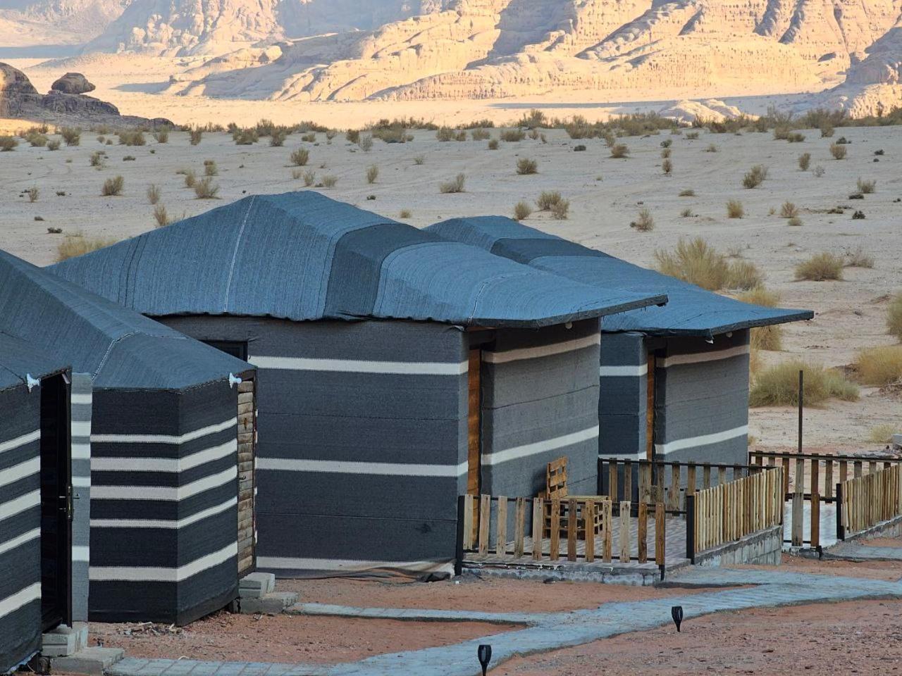Bed and Breakfast Beduin Star Trail Camp Wadi Rum Exterior foto