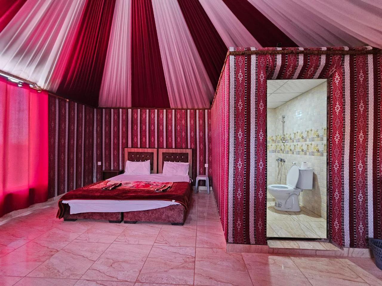 Bed and Breakfast Beduin Star Trail Camp Wadi Rum Exterior foto