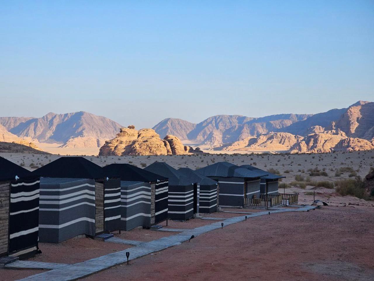 Bed and Breakfast Beduin Star Trail Camp Wadi Rum Exterior foto