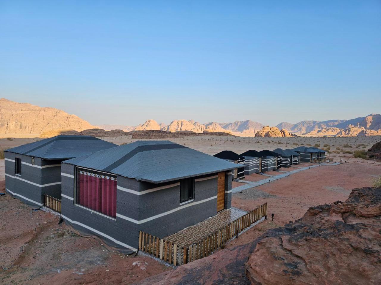 Bed and Breakfast Beduin Star Trail Camp Wadi Rum Exterior foto