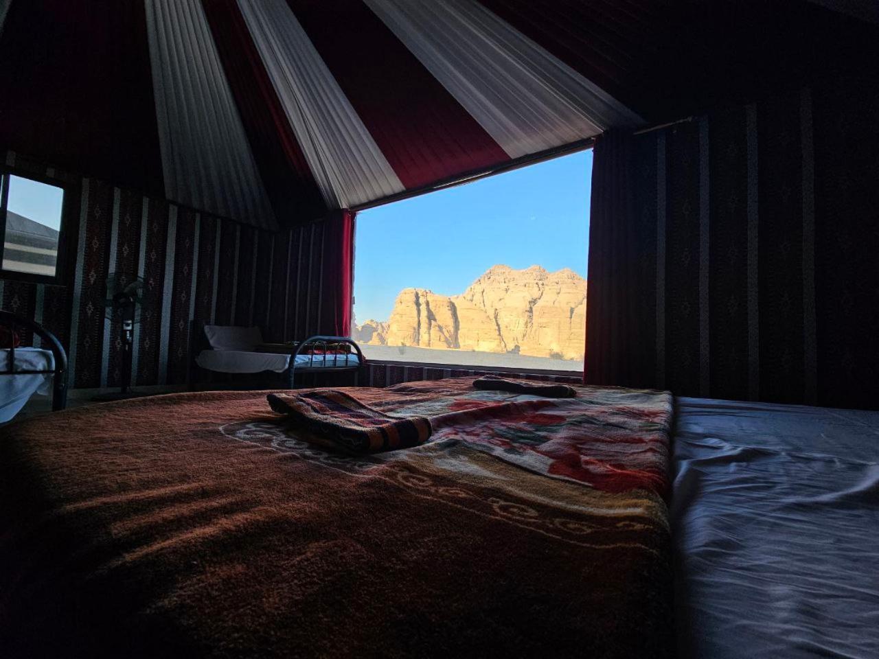 Bed and Breakfast Beduin Star Trail Camp Wadi Rum Exterior foto