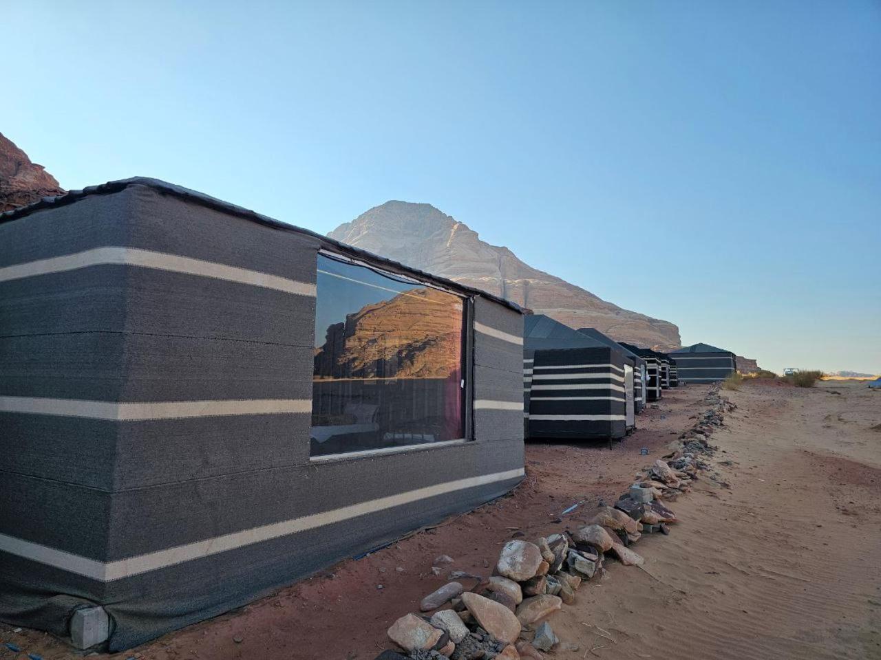 Bed and Breakfast Beduin Star Trail Camp Wadi Rum Exterior foto